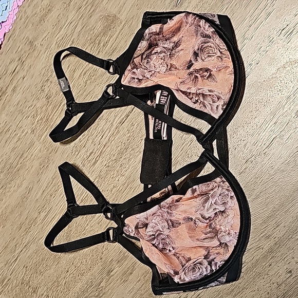 Victoria's Secret Other - NWT Victoria's Secret Underwire Bra Black and Pink Size 36 DD